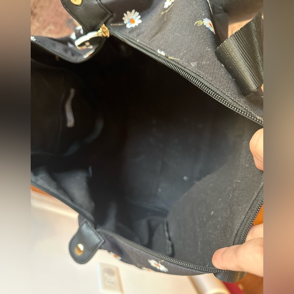 Women’s Daisy Black weekend Duffel Bag - Picture 4 of 8